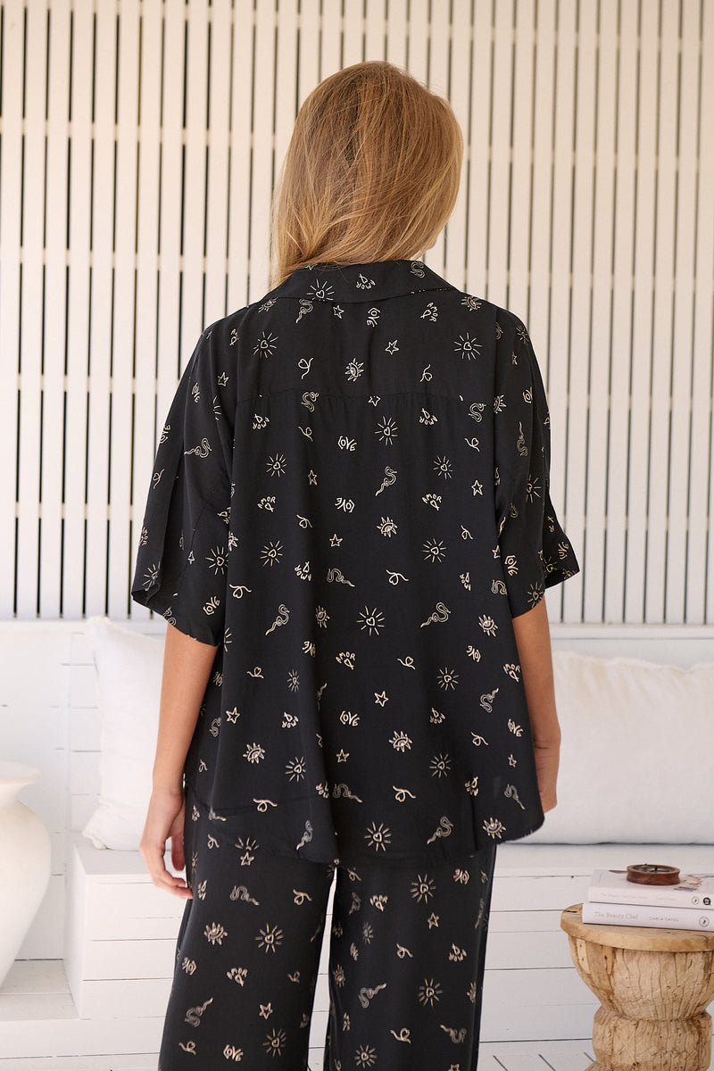 Samara Shirt -  Love is all around Black